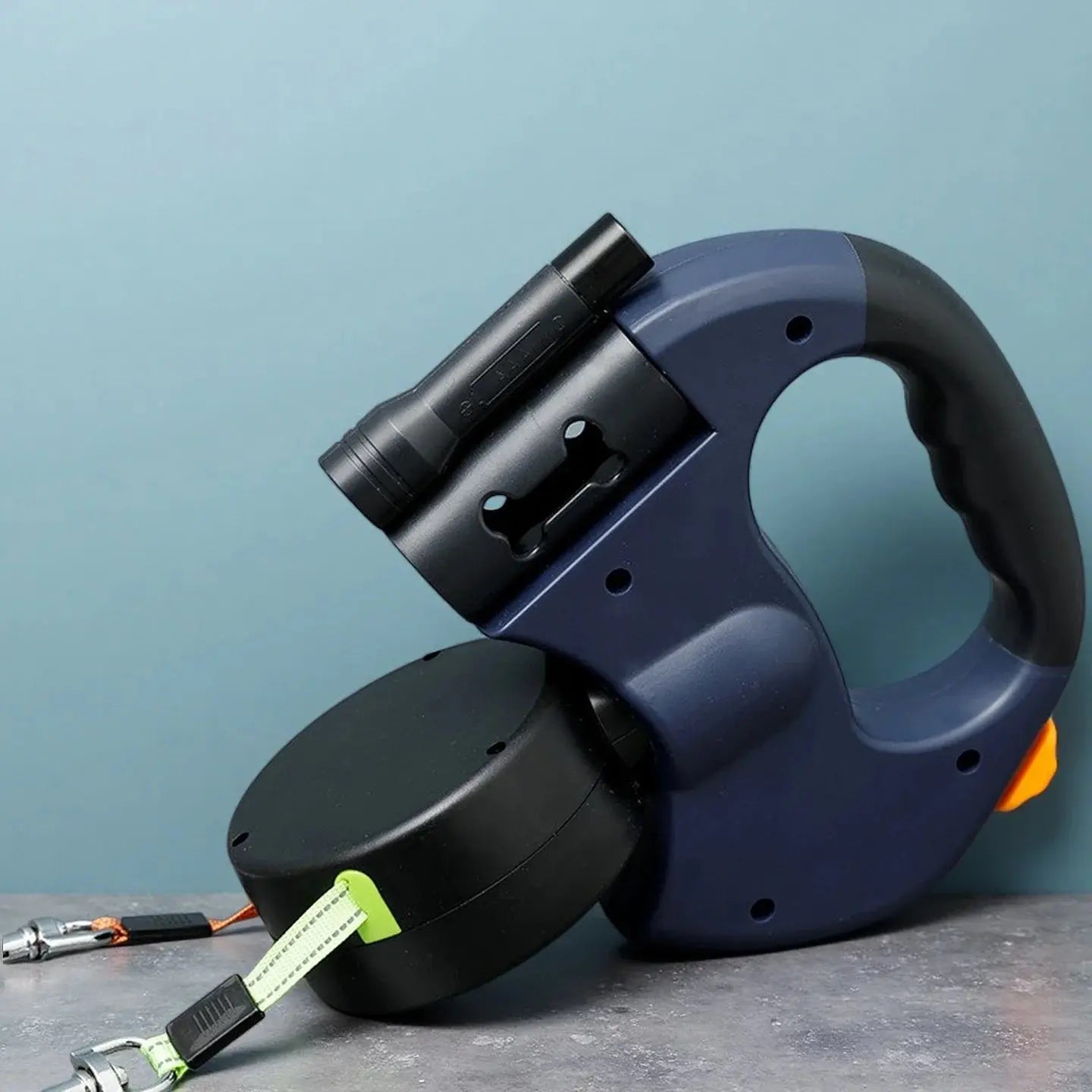 Retractable Dual Dog Leash – LED Light, 360° Swivel, No-Tangle with 3M Reflective Leads & Independent Brakes Klyra